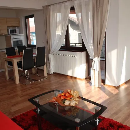 Gold Apartment *