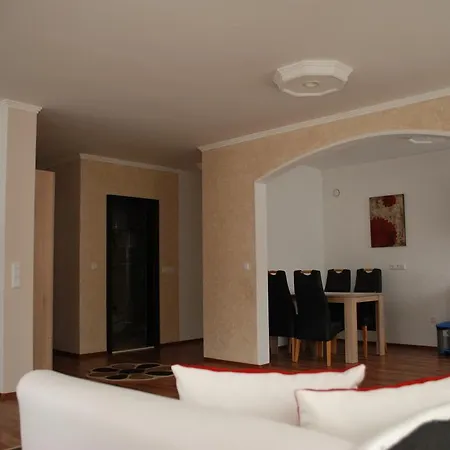 Gold Apartment *